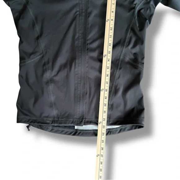 Mountain Hardwear Dry. Q Active jacket size small women - Picture 11 of 12